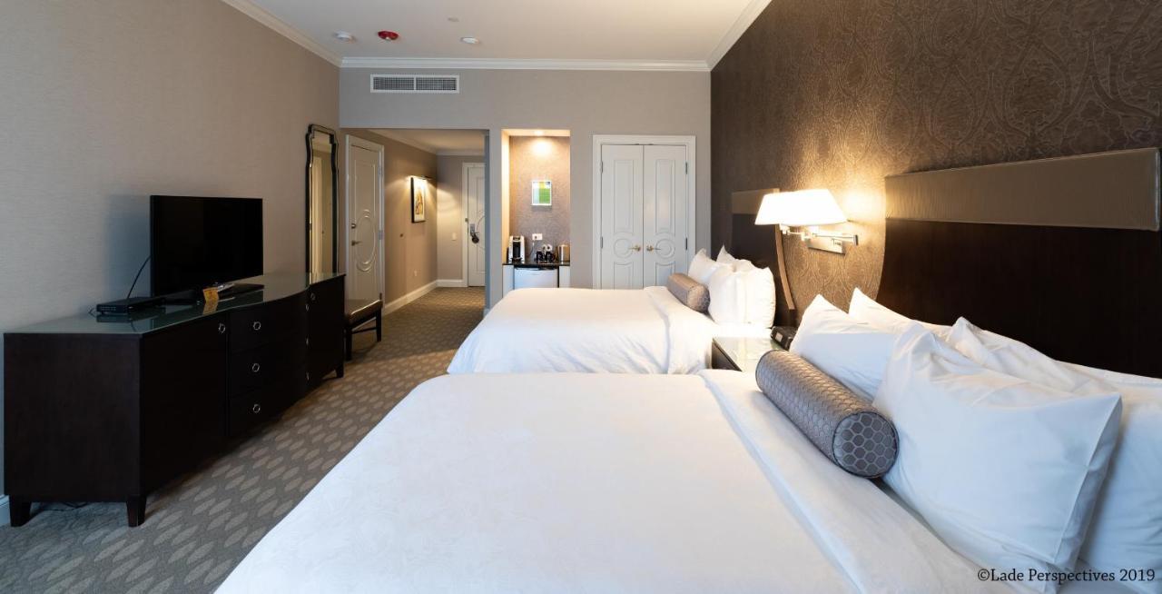 La Banque Hotel Homewood Extérieur photo