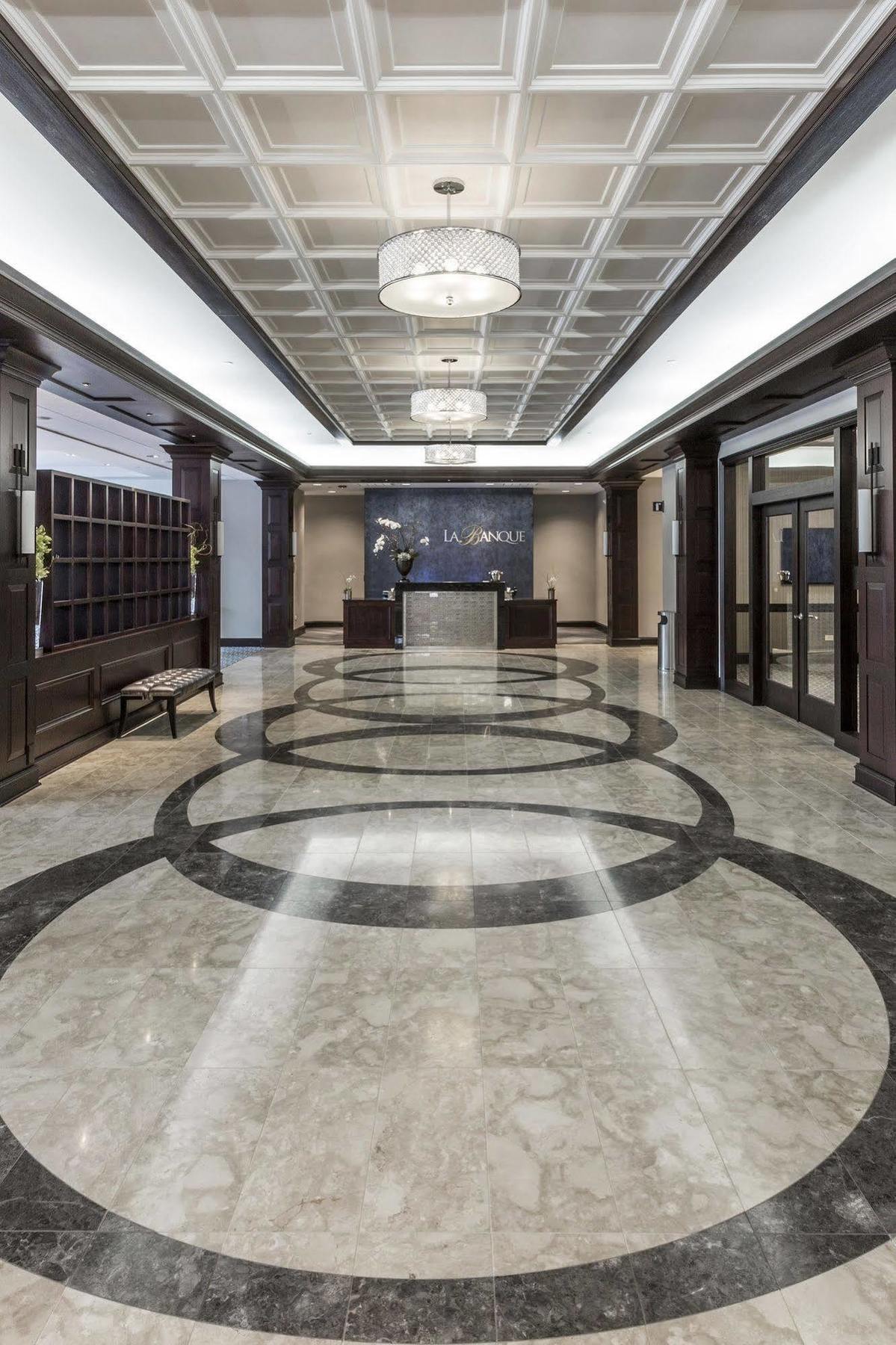 La Banque Hotel Homewood Extérieur photo