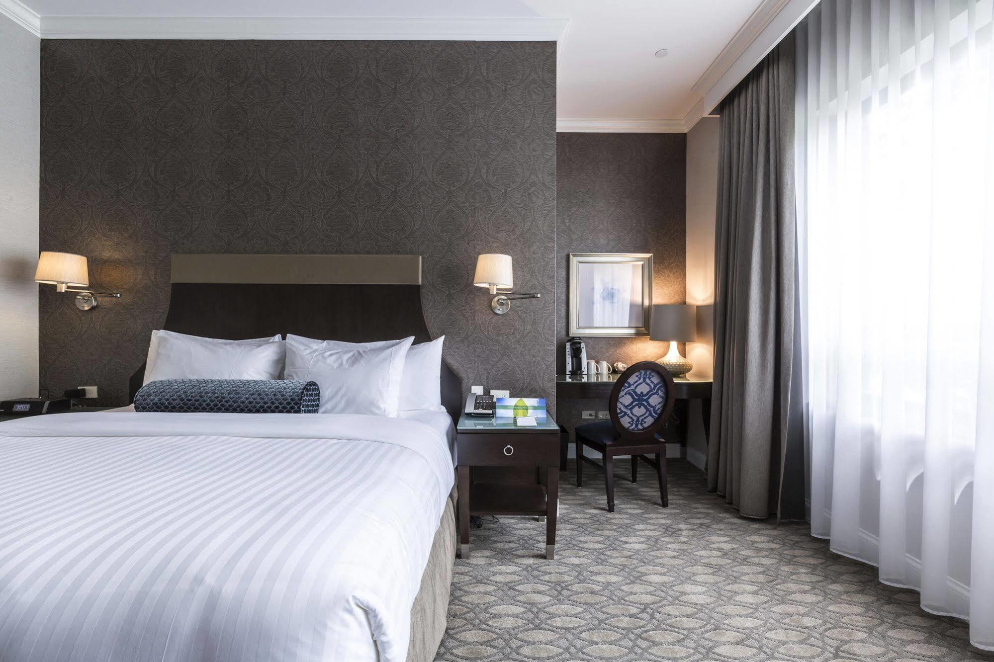 La Banque Hotel Homewood Extérieur photo