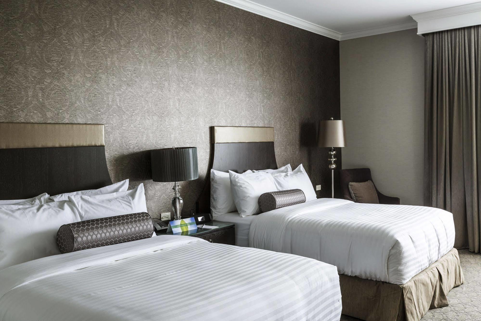 La Banque Hotel Homewood Extérieur photo